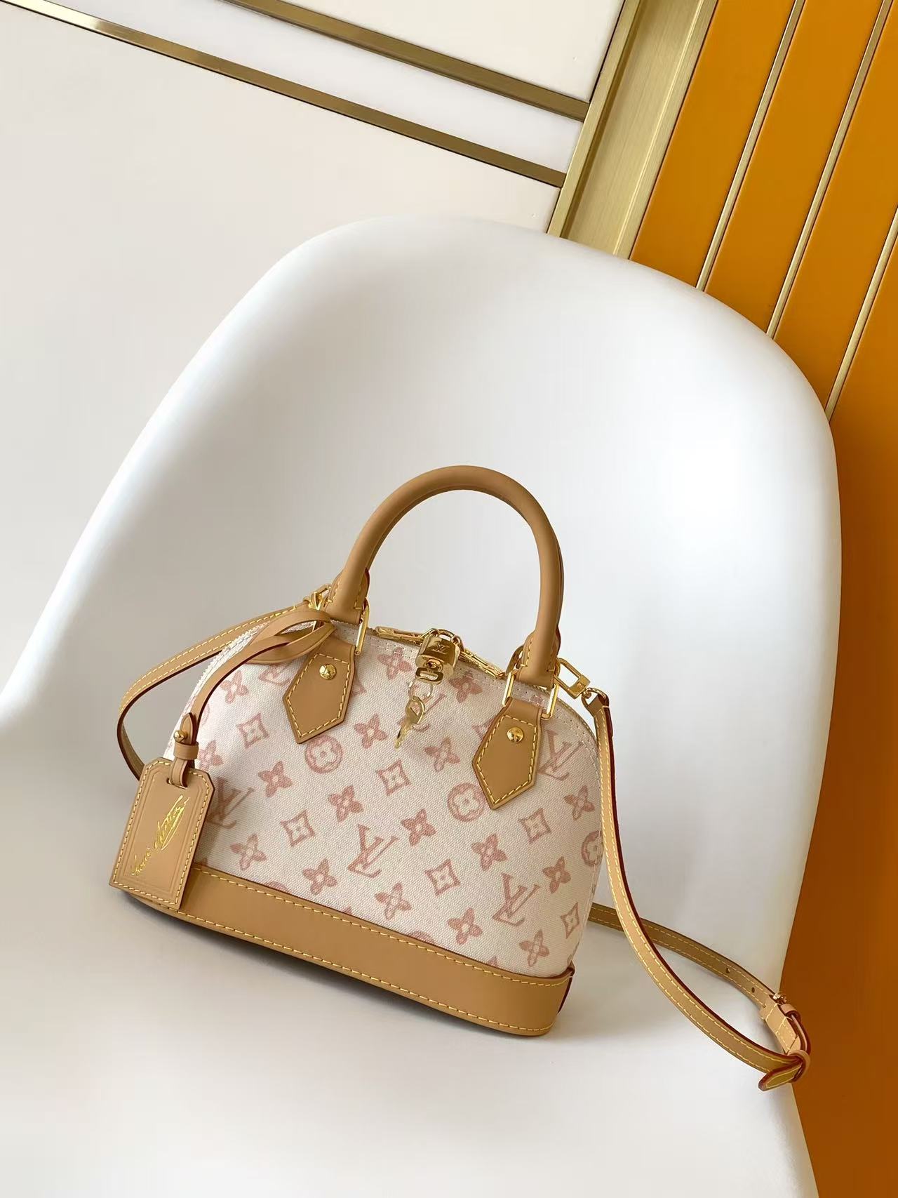 Louis Vuitton LV Classic Handbag Premium Canvas Model M43186 Monogram Pattern Elegant Look Limited Edition